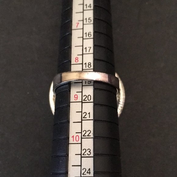 Artsy Statement Ring - Picture 6 of 8